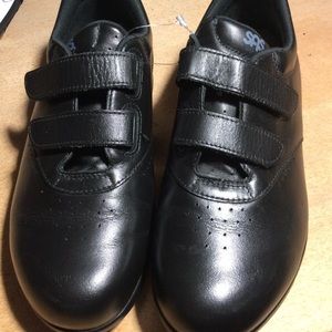 SAS shoes size 7w GREAT DEAL